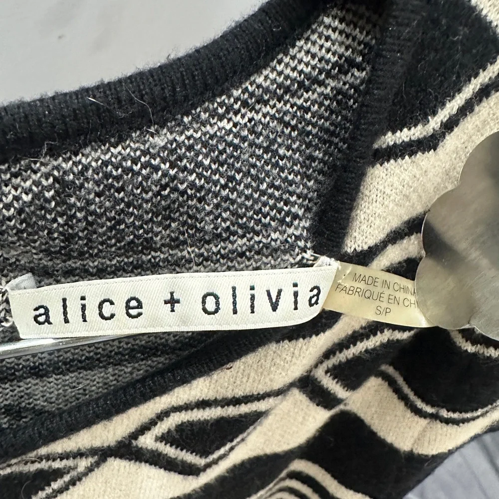 Alice + Olivia Black and Cream Geometric Mini Dress - Picture 2 of 5